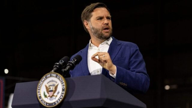 Vance se burla de la "idea de que Gavin Newsom va a imitar el estilo de las redes sociales de Trump
