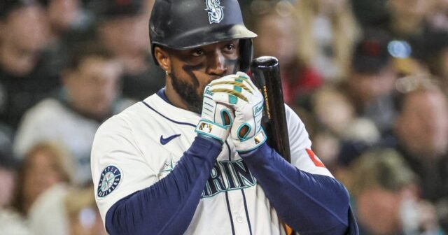 Victor Robles pierde la calma en la asignación de rehabilitación, arroja bate al lanzador
