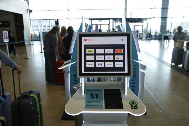 CyberAtack interrumpe los sistemas de registro en los principales aeropuertos europeos
