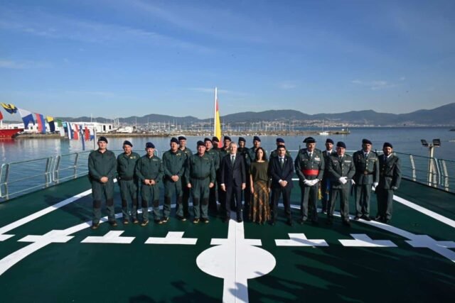 El barco de patrulla financiado por la UE se une a la flota civil de Guardia para proteger las fronteras de Europa
