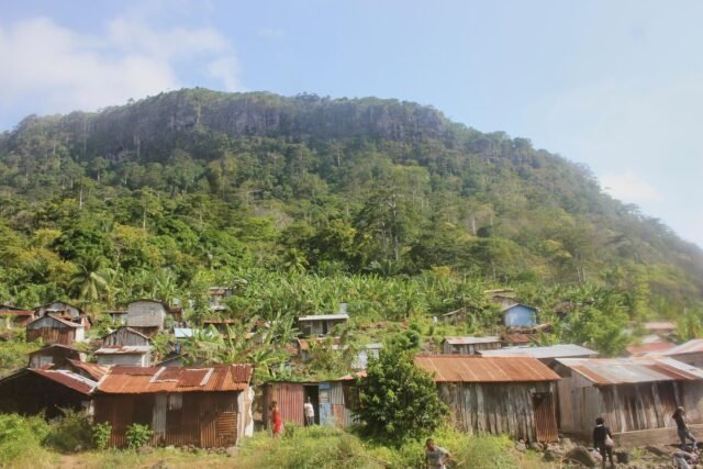 Guinea ecuatorial hace cumplir la interrupción de Internet de un año para la isla que protestó
