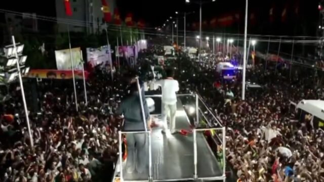 Horror, al menos 31 personas, incluidos seis niños aplastados hasta la muerte en Stampede en Political Rally
