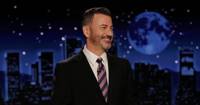 Jimmy Kimmel, en el primer monólogo desde que el espectáculo fue sacado del aire, dice "nunca fue mi intención hacer la luz del asesinato de un joven"
