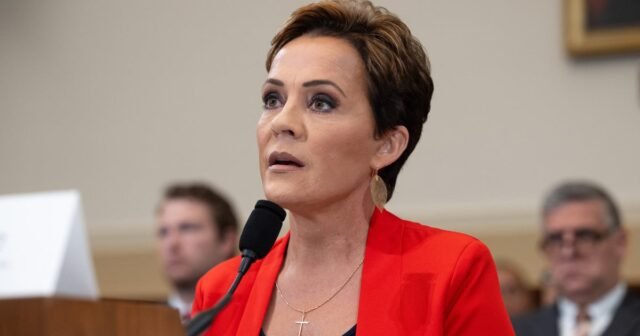 Juez suspende el plan de Trump para eliminar cientos de trabajos de Voice of America
