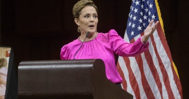 Juez suspende el plan de la administración Trump para eliminar cientos de trabajos de Voice of America
