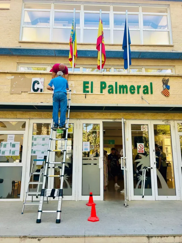 Los errores administrativos dejan a 14 estudiantes sin clases en el muy elogiado Centro de Entrenamiento Vocacional de Orihuela
