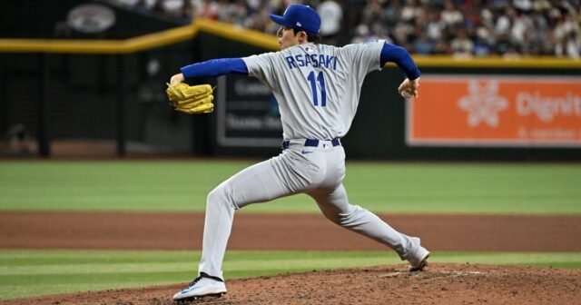 Los relevistas Roki Sasaki, Clayton Kershaw ayuda ya que los Dodgers reducen el número mágico a 1

