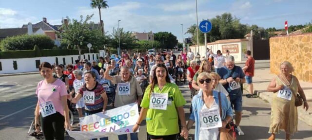 Más de 100 personas se unen a World Alzheimer's Day Walk en Casaverde Pilar de la Horadada (Alicante)
