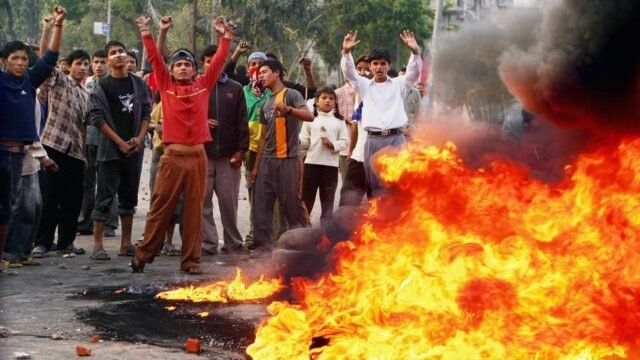 Nepal elige un nuevo primer ministro interino - RT World News
