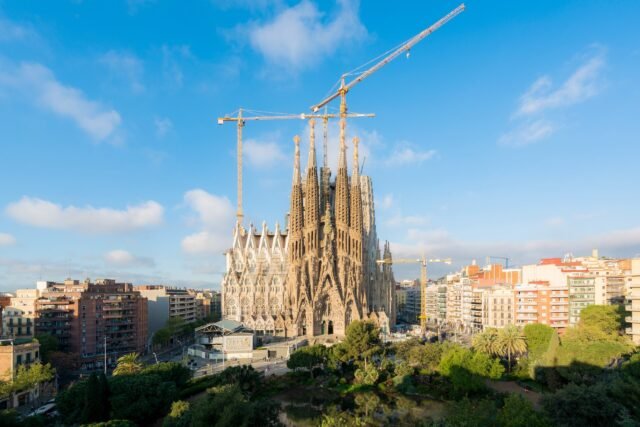 Todo lo que necesita saber como la icónica Sagrada Familia de Barcelona abre sus puertas a 20,000 visitantes de forma gratuita
