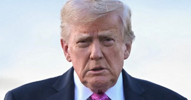 Trump despide el término 'despectivo' en una queja sobre la NFL

