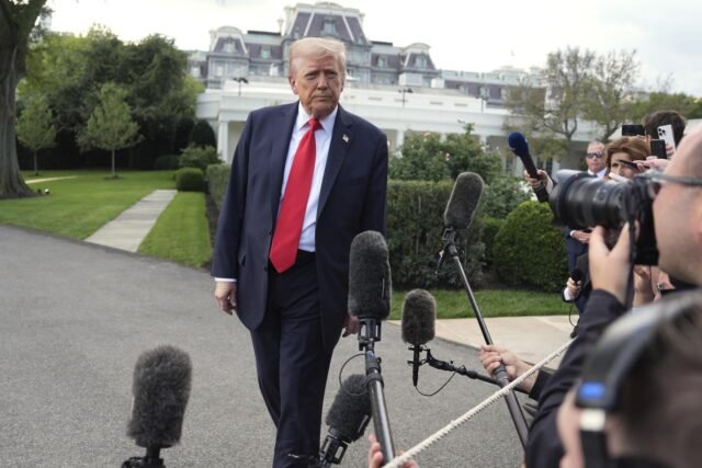 Trump quiere sanciones rusas 'importantes' si la OTAN lo hace y deja de comprar petróleo ruso
