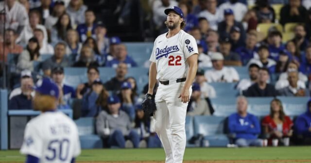 Clayton Kershaw de los Dodgers intenta dejar atrás la debacle del Juego 3
