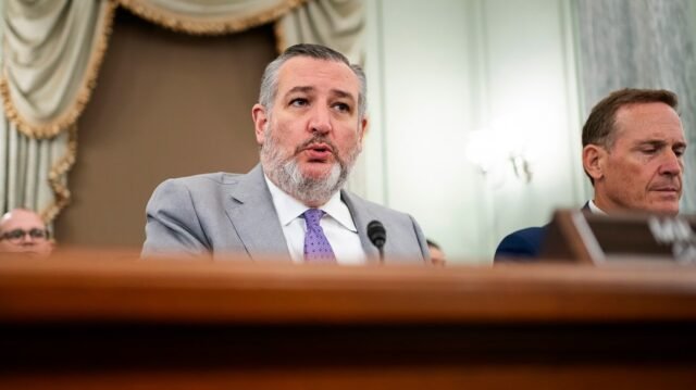 Cruz presiona a Wikipedia sobre sesgo en medio de crecientes críticas conservadoras
