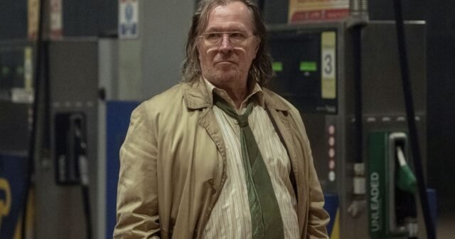El actor Gary Oldman clasifica a su personaje de 'Caballos lentos' Jackson Lamb entre los mejores roles de su carrera
