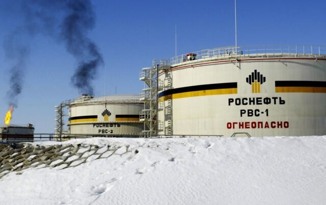 Estados Unidos castiga con sanciones a dos petroleras rusas por el fracaso de Moscú en poner fin a la guerra en Ucrania
