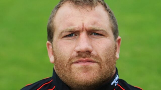 Ex profesional de rugby golpea a los alguaciles que recuperan su casa alegando que es un "hombre libre de la tierra" y no está sujeto a la ley del Reino Unido
