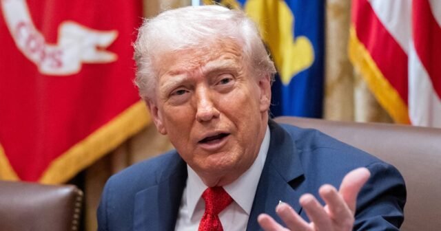 Harry Enten de CNN dice que el cierre del gobierno no está "dañando" a Trump 2.0 "en absoluto"
