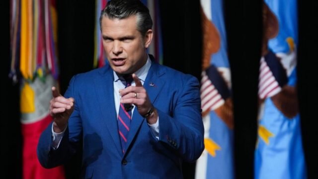 Hegseth dispara a los mejores oficiales de la Marina
