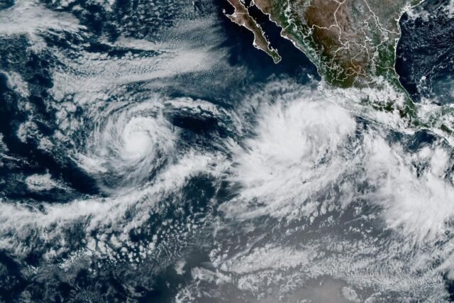 La tormenta tropical Priscilla se fortalece en el Océano Pacífico frente a la costa de México
