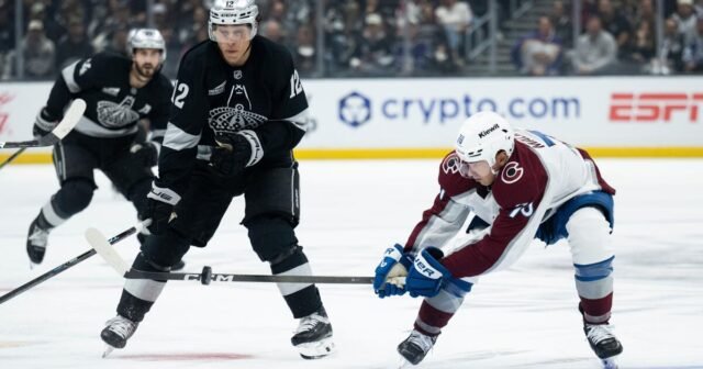La última temporada de Anze Kopitar no comienza bien, ya que Kings pierde en Avalanche

