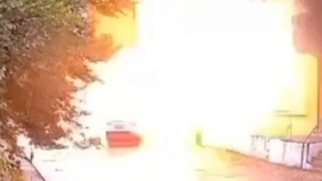 Momento de choque Putin Putin Stooge Político es volado por el dron ucraniano es el último asesinato descarado
