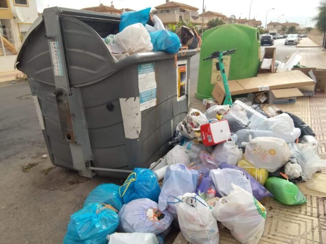 Orihuela: pagar más pero obtener menos a medida que se profundiza la crisis de la basura

