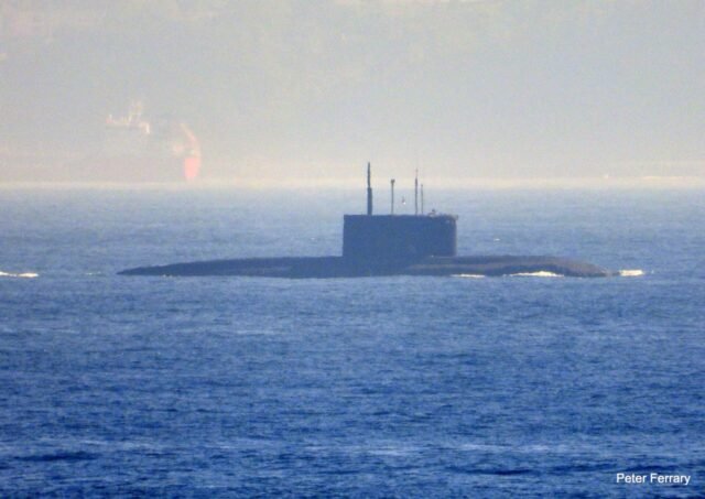 Submarino ruso en el estrecho de Gibraltar 'declara un peligro explosivo'

