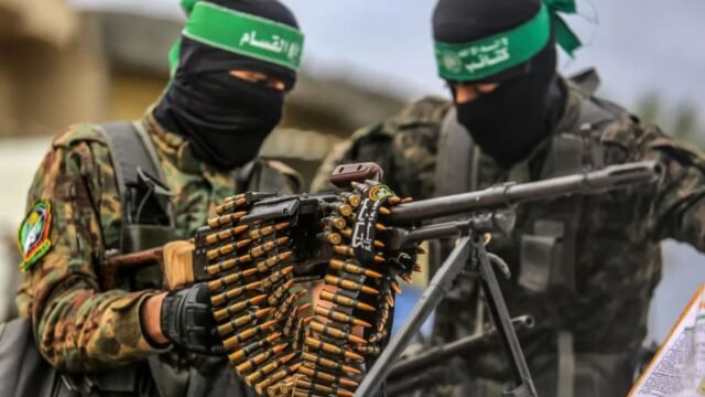 Trump advierte a Hamás que "no tendremos más remedio que entrar y matarlos" si continúa la matanza en Gaza

