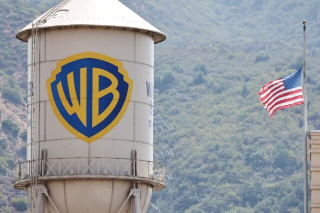 Warner Bros. Discovery, valorada en 50 mil millones de dólares, se pone a la venta con Paramount dando vueltas
