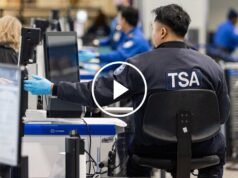 Kristi Noem entrega bonos de $10,000 a algunos agentes de la TSA Kristi Noem entrega bonos de $10,000 a algunos agentes de la TSA