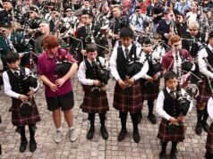 Los gaiteros logran récord mundial con ‘It’s a Long Way to the Top’ de AC/DC Los gaiteros logran récord mundial con 'It's a Long Way to the Top' de AC/DC