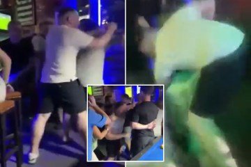 newspress-collage-638py10ny-1759591400322.jpg Momento impactante: un turista británico se pelea con un compañero de viaje después de que 'un hombre puso sus pies descalzos contra el reposacabezas'
